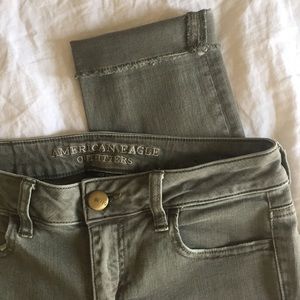 American Eagle Green Cropped Ankle Pants Raw Hem